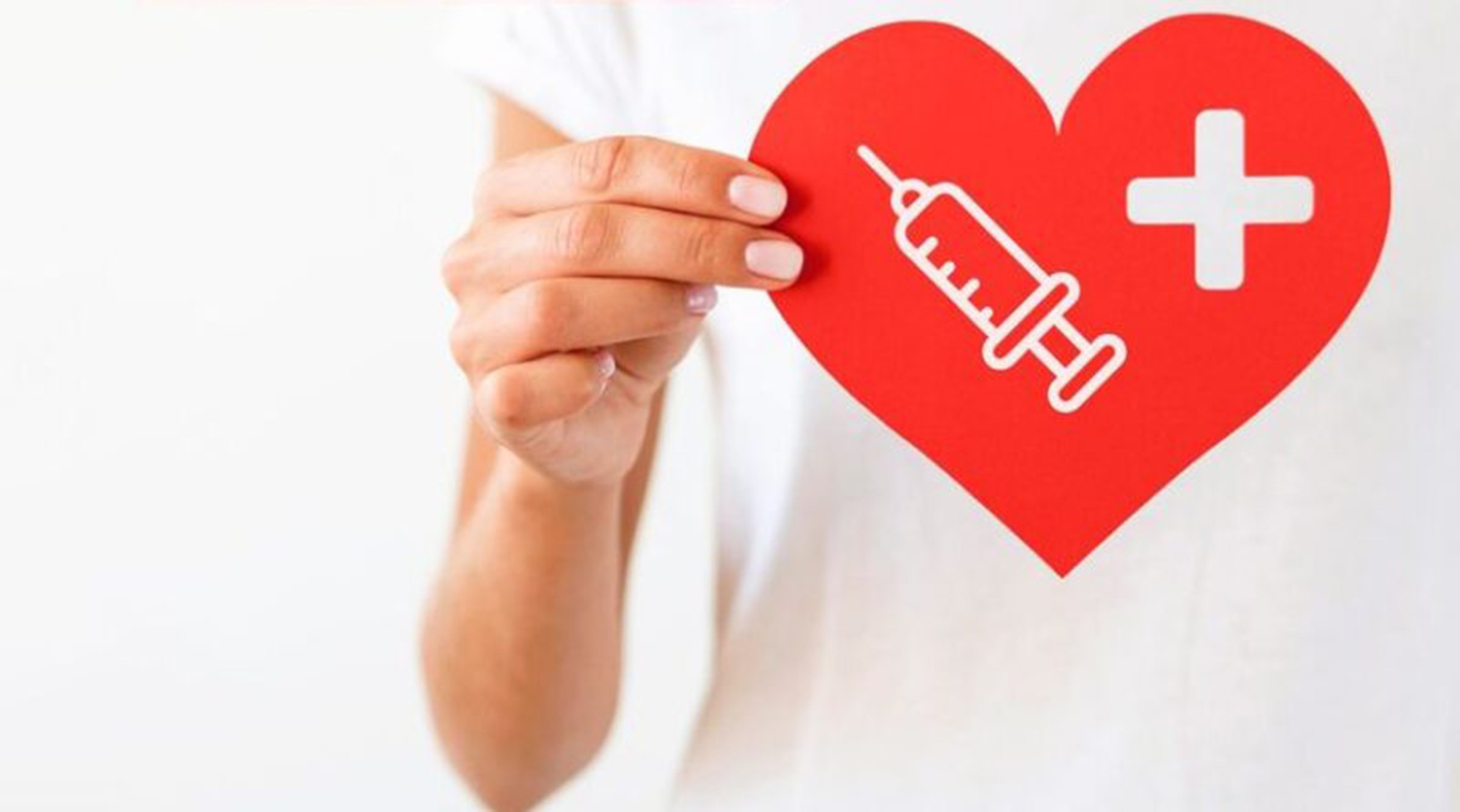 Щеплення від грипу рекомендовано щоосені робити людям із хворим серцем