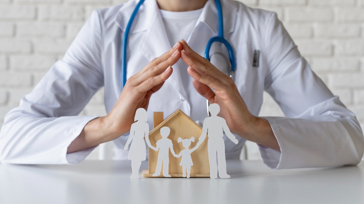 Як людині зі статусом внутрішньо переміщеної особи укласти декларацію з сімейним лікарем ?