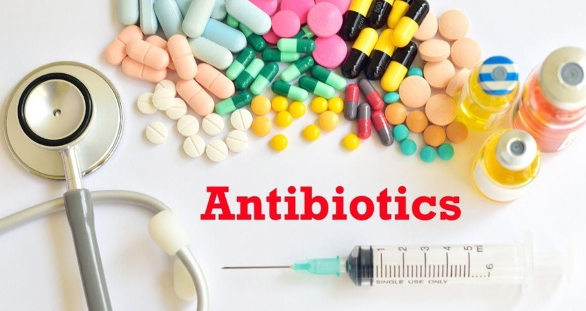 Приймання антибіотиків має відбуватися ВИКЛЮЧНО під контролем лікаря