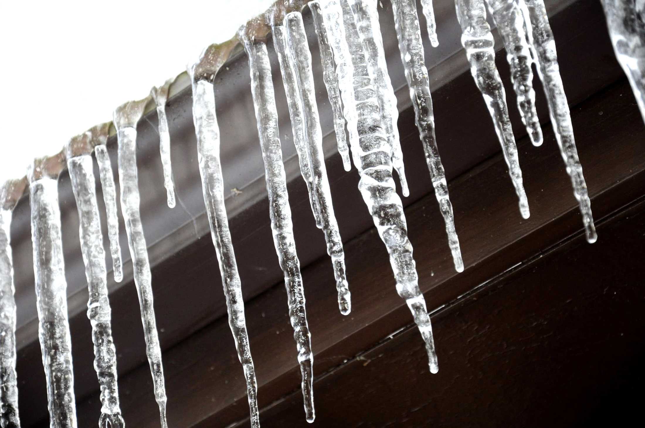 Крижані бурульки: правила безпечної поведінки