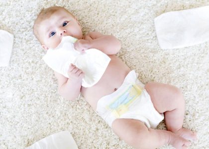 Підгузки: 7 правил, які збережуть сіднички малюка сухими та здоровими