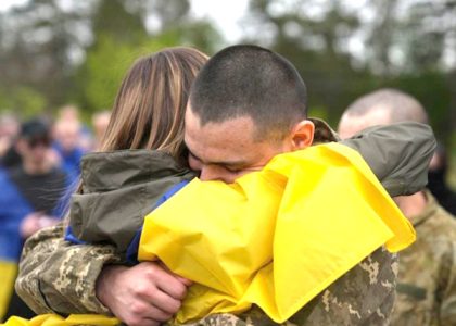 Як поводитися зі звільненими з полону?