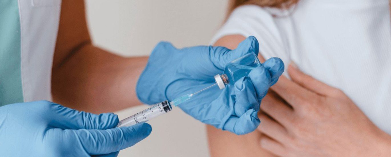 Хронічні хвороби – не привід відмовлятися від вакцинації, навпаки, це сигнал до дії