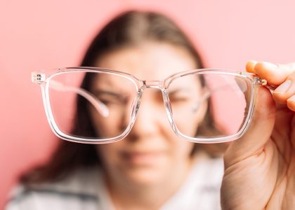 Які продукти дбають про гострий зір, а які йому шкодять?